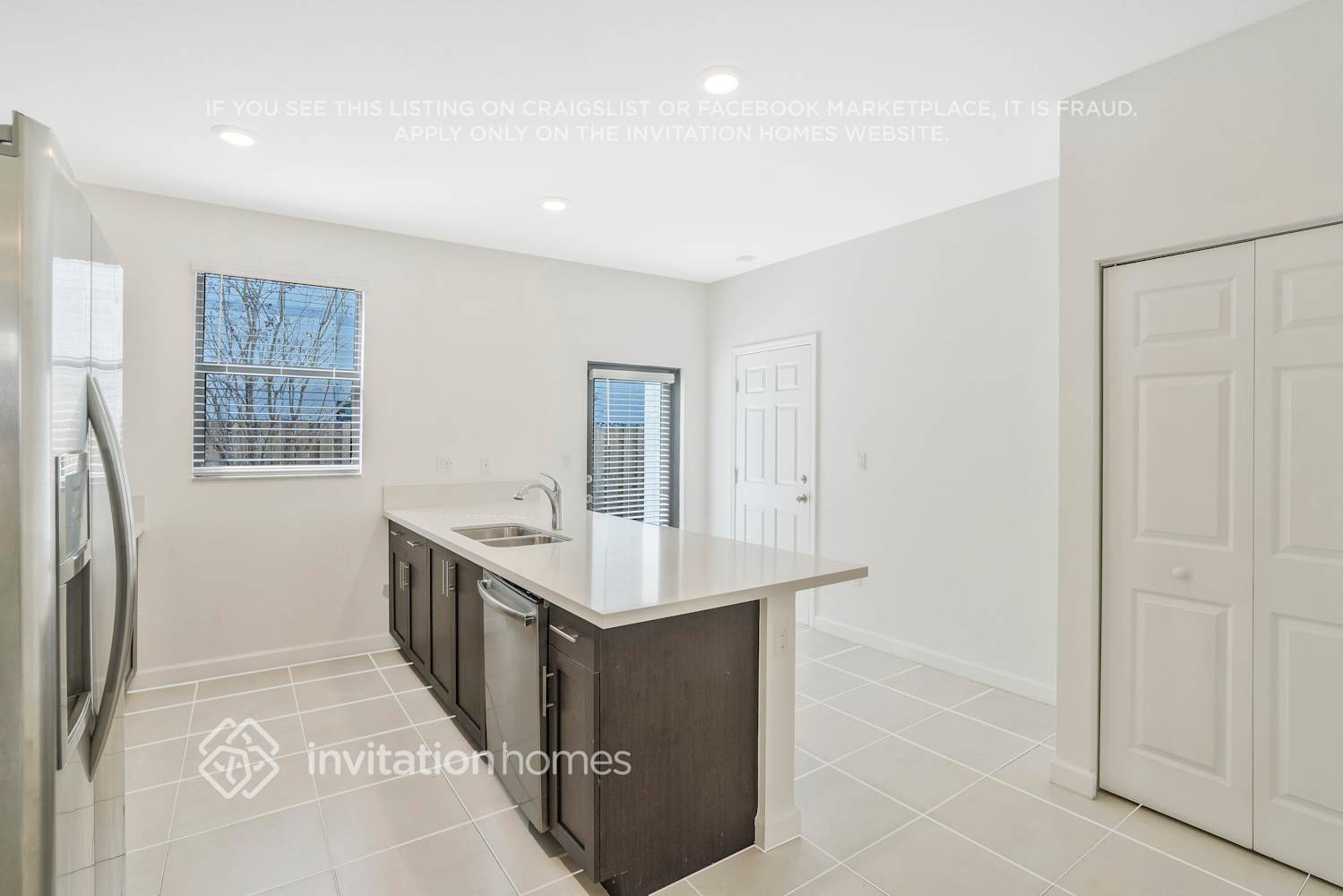 Building Photo - 2835 SW 16th Terrace