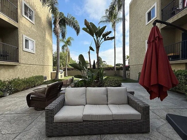 Building Photo - "Charming 1-Bed Oasis in San Diego's Heart – Your Perfect Urban Retreat!"