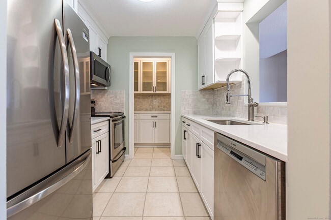 Building Photo - 187 Lovers Ln