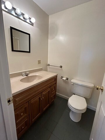 Building Photo - 23 Grove 2L Grv