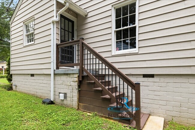 Building Photo - Renovated 2/1 Williams Park Smyrna across from Market Village! Fenced Yard and Pet Friendly