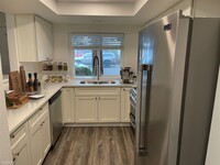 Building Photo - 3 br, 2.5 bath 4plex - 4290 Meadowbrook Co...