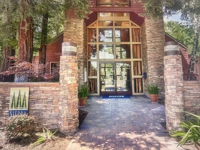 Building Photo - 764 Teatree Ct