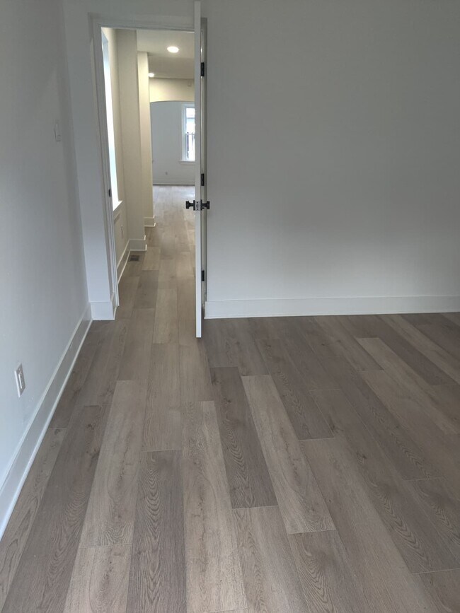 Building Photo - 1750 W Juniata St