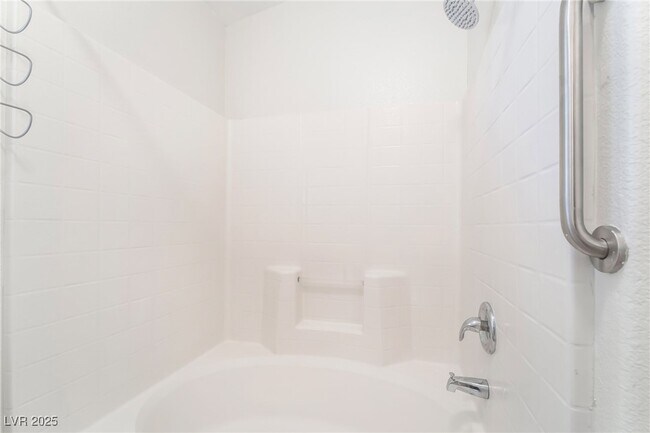 Building Photo - 11073 Vallerosa St