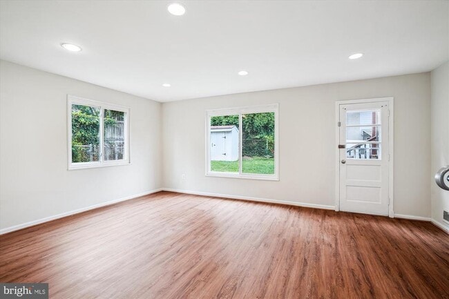 Building Photo - 4503 Traymore St