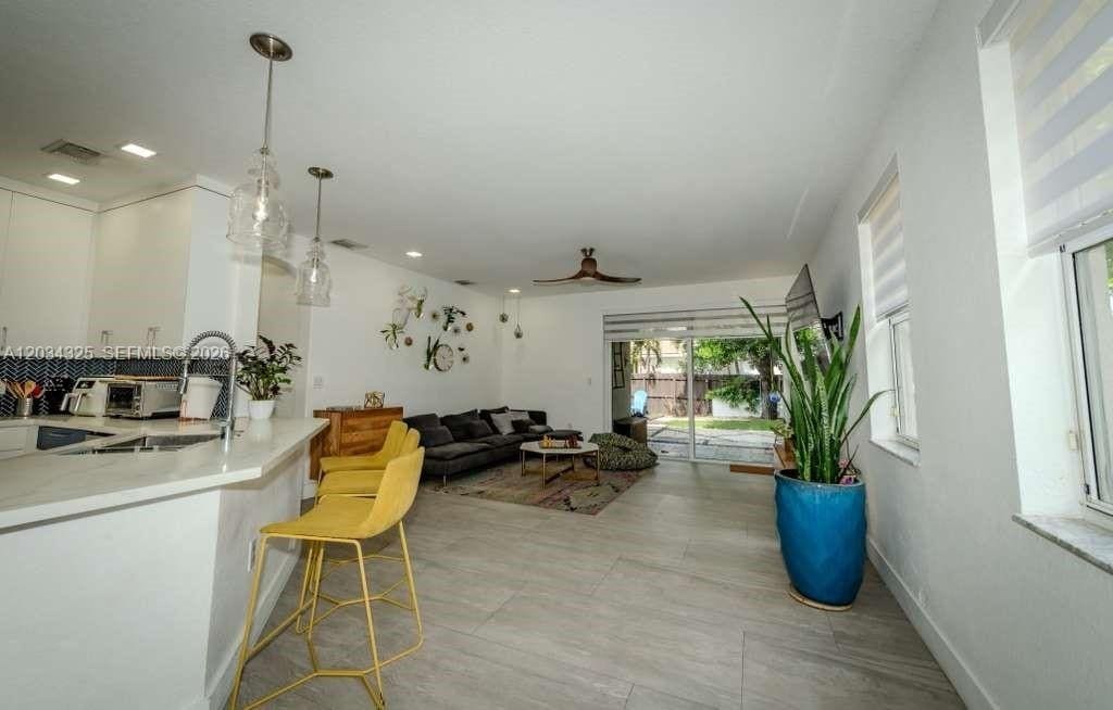 Building Photo - 8526 NW 110th Pl