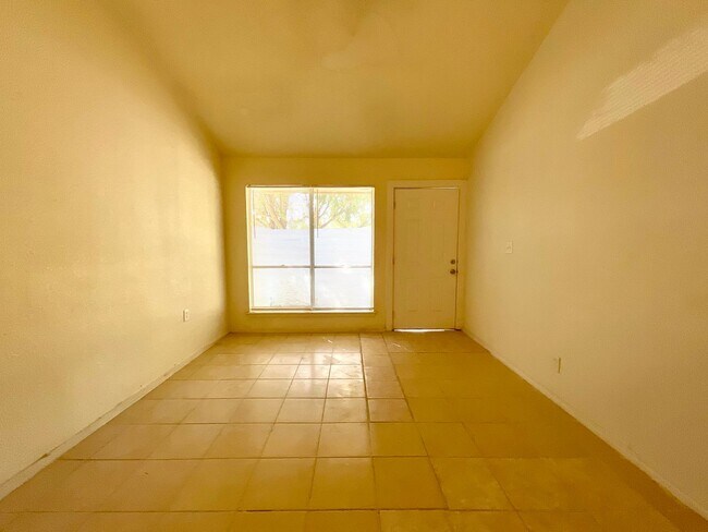 Building Photo - Lovely 3 Bedroom/ 2 Bath Home In Converse, TX!