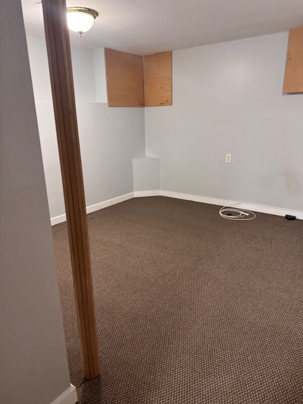 Building Photo - 180 180th St