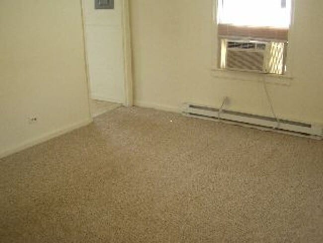 Building Photo - One Story House off Thomas Road