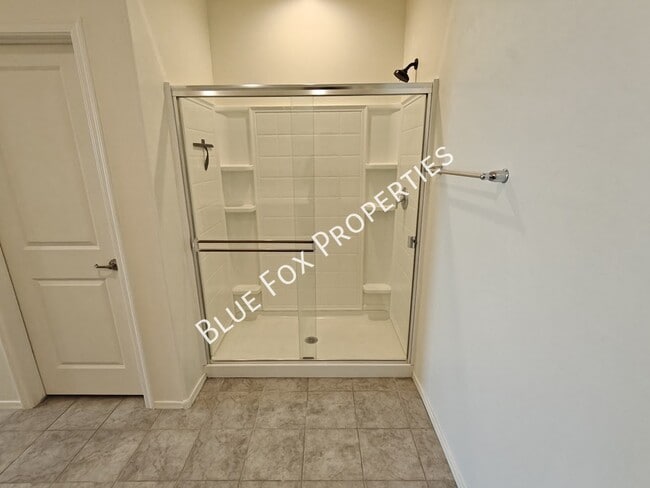 Building Photo - 5525 W Lazy Farm Dr