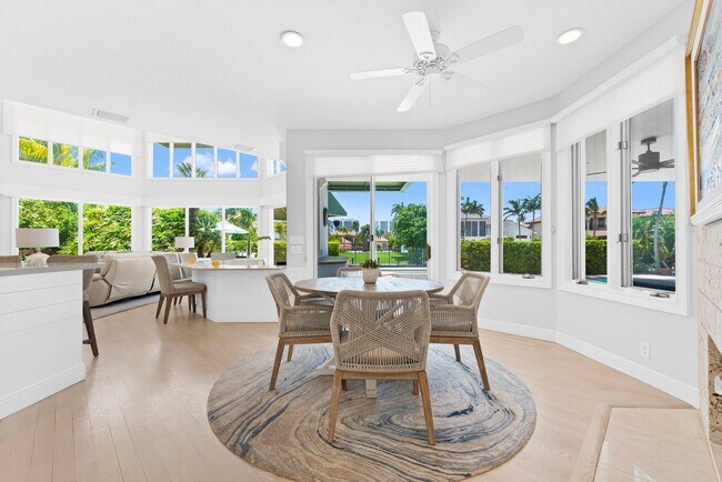 Building Photo - 396 E Coconut Palm Rd