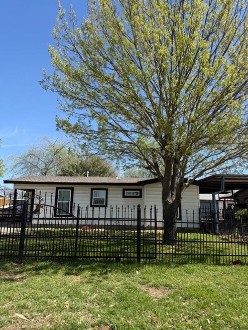 Building Photo - 4040 Neches St