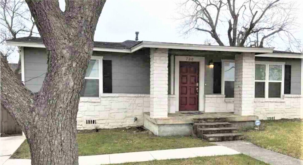 Building Photo - 730 S Mesquite Ave