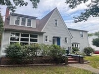 Building Photo - Beautiful Spacious Home with Mother-in-Law Suite