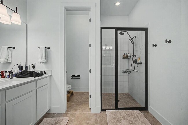 Building Photo - 8308 Orizzonte St