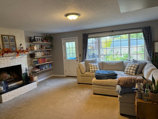 Building Photo - 1655 NW 130th Ave