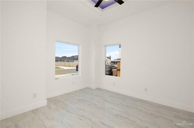 Building Photo - 2404 N Revolution St