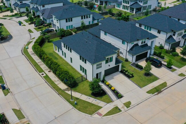 Building Photo - 18803 Copper Breaks Park Dr