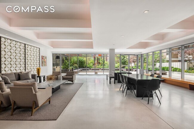 Building Photo - Spacious and Bright 2BD/2BA in UWS