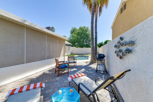 Building Photo - 4401 E Stanford Ave