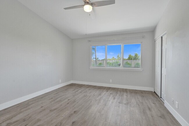 Building Photo - 9913 NW 57th Manor
