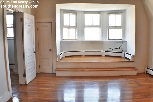 Building Photo - 694 Tremont St