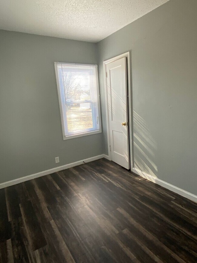 Building Photo - 633 Hope