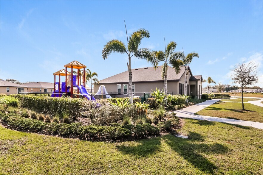 Building Photo - 1715 Party Pl