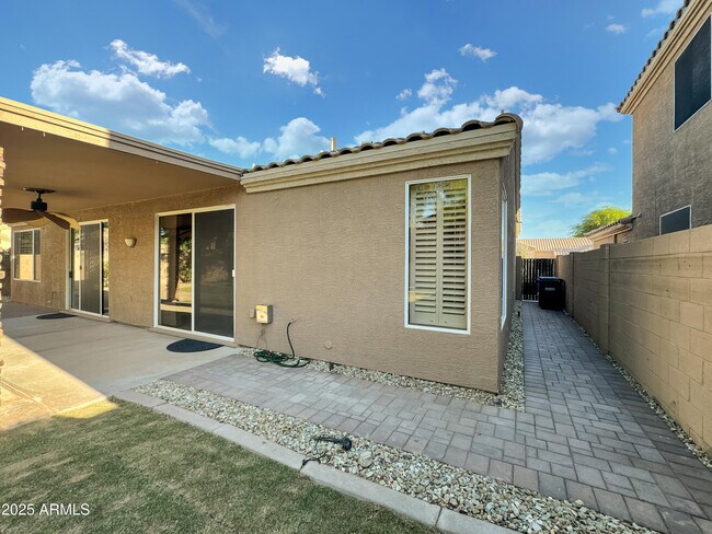 Building Photo - 1624 W South Fork Dr