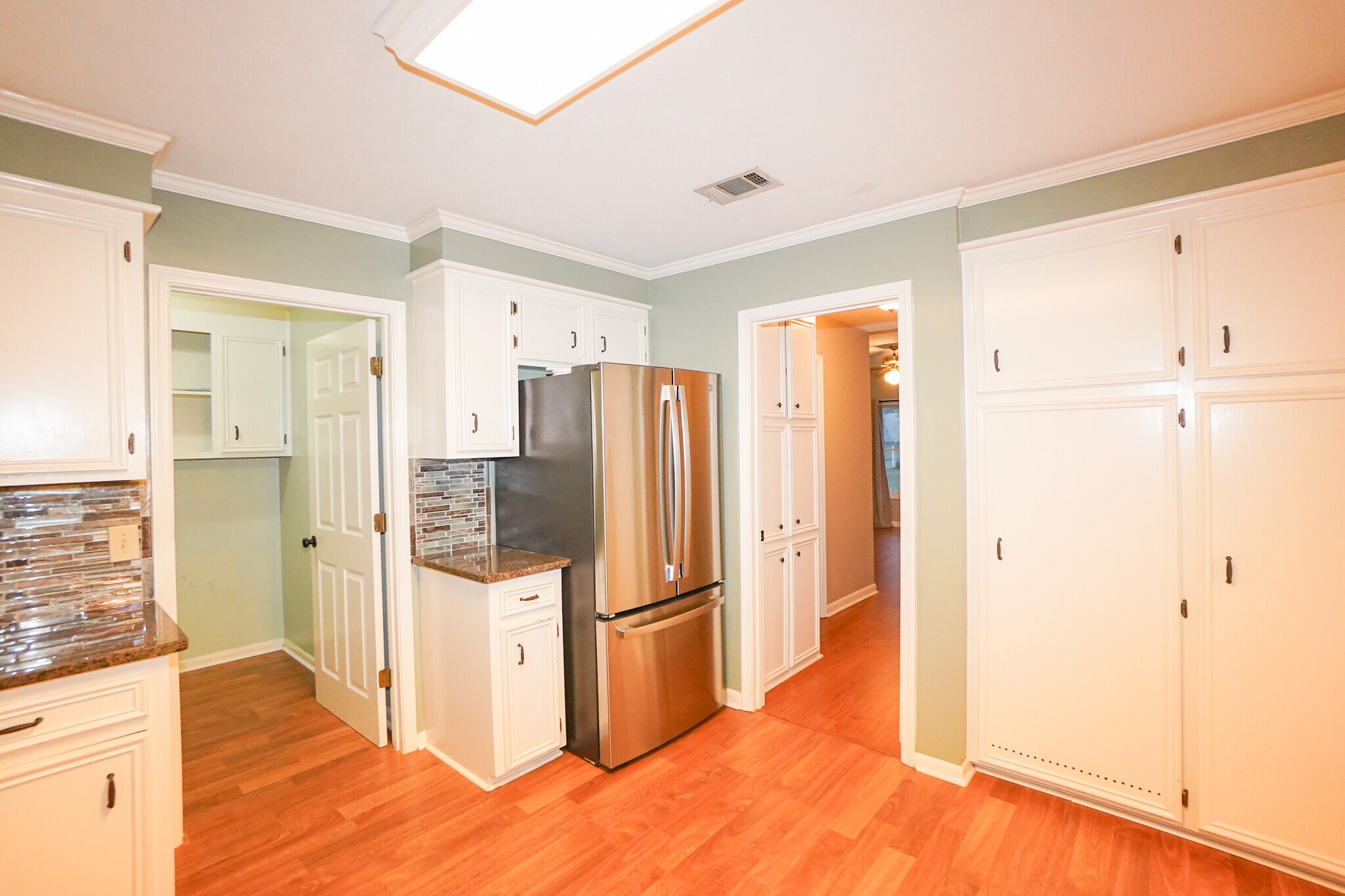 Building Photo - 325 Mockingbird Ln