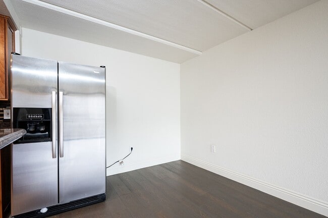 Building Photo - Stellar Symphony Terrace Condo!