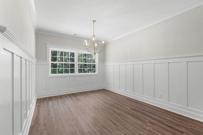 Building Photo - 1253 E Hampton Dr