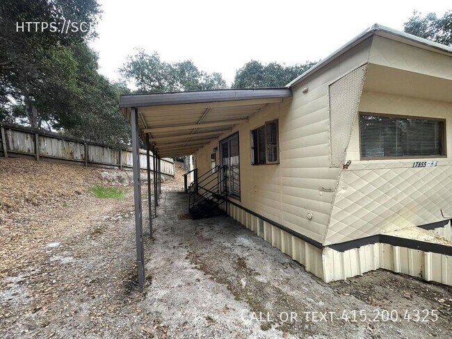 Building Photo - One Bedroom Mobile Home
