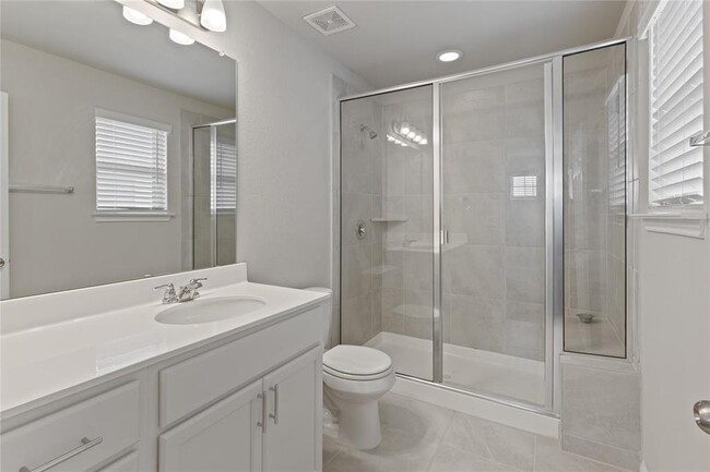 Building Photo - 180 MacArthur Dr