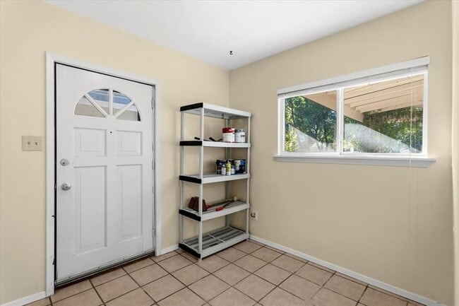 Building Photo - 3210 Bruce Dr