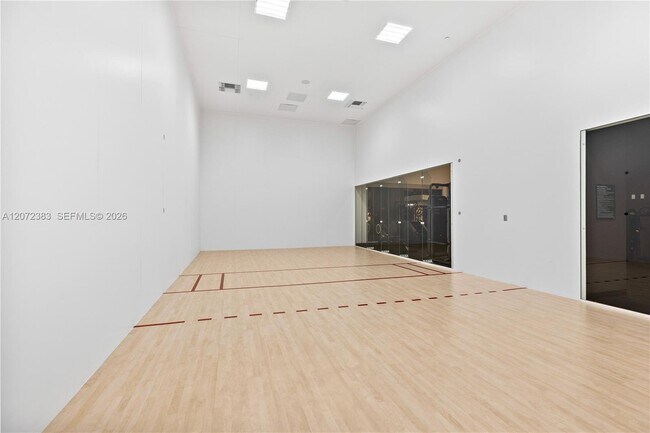 Building Photo - 225 N Miami Ave