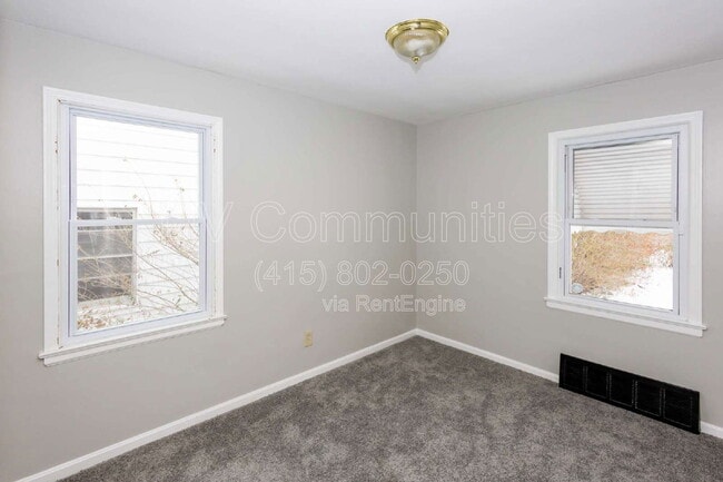 Building Photo - 5048 Claremont Blvd