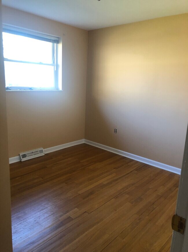 Building Photo - 11123 Prince Ln