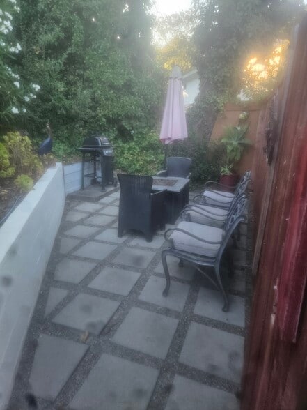 Private yard - 3038 Oakraider Dr