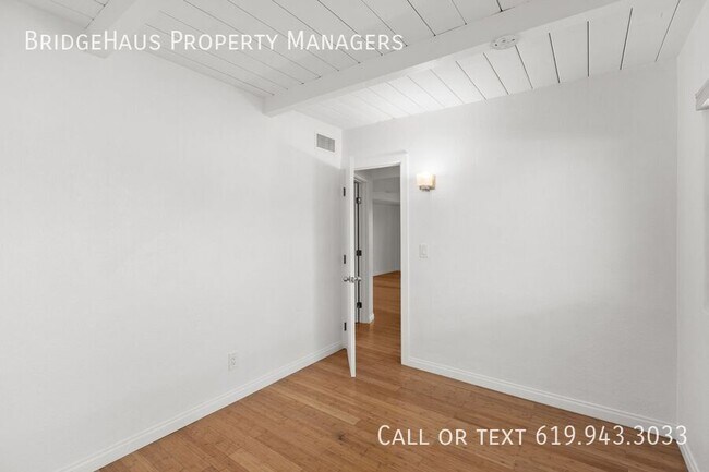 Building Photo - 4263 Mentone St