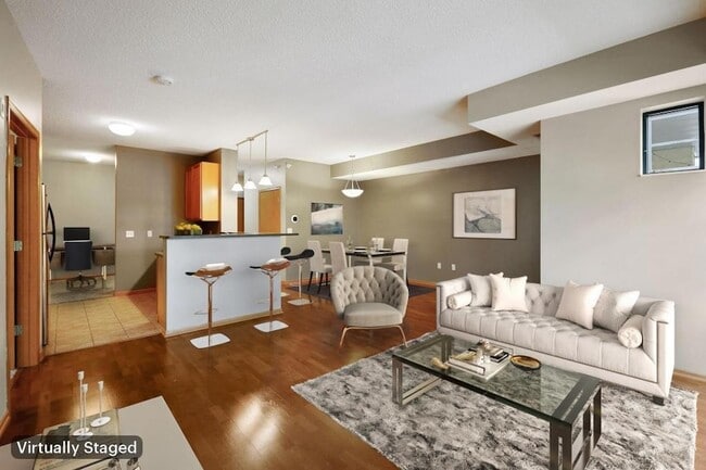 Building Photo - 2565 Franklin Ave