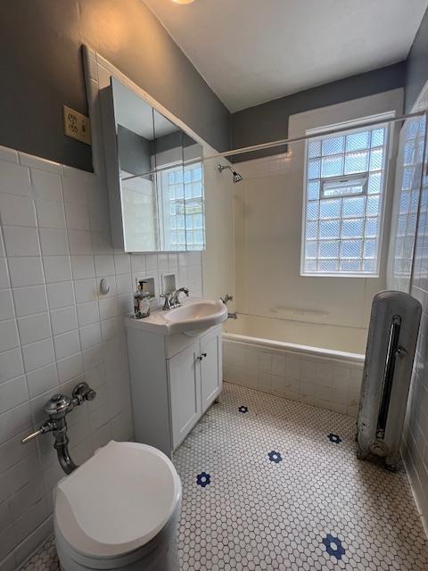 Building Photo - 2 bedroom in Chicago IL 60660