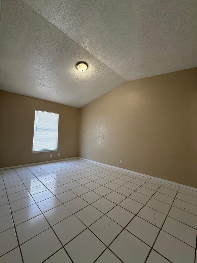 Building Photo - 7724 Winsford Dr