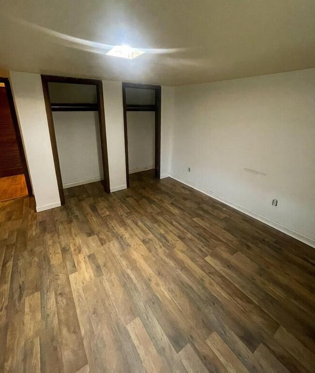 Building Photo - 317 Heaslett Ave