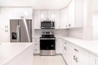 Building Photo - 7860 Stanway Pl
