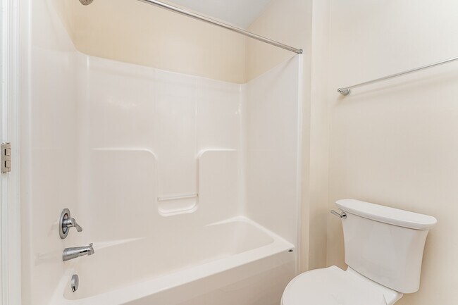 Building Photo - 243 Raven Run