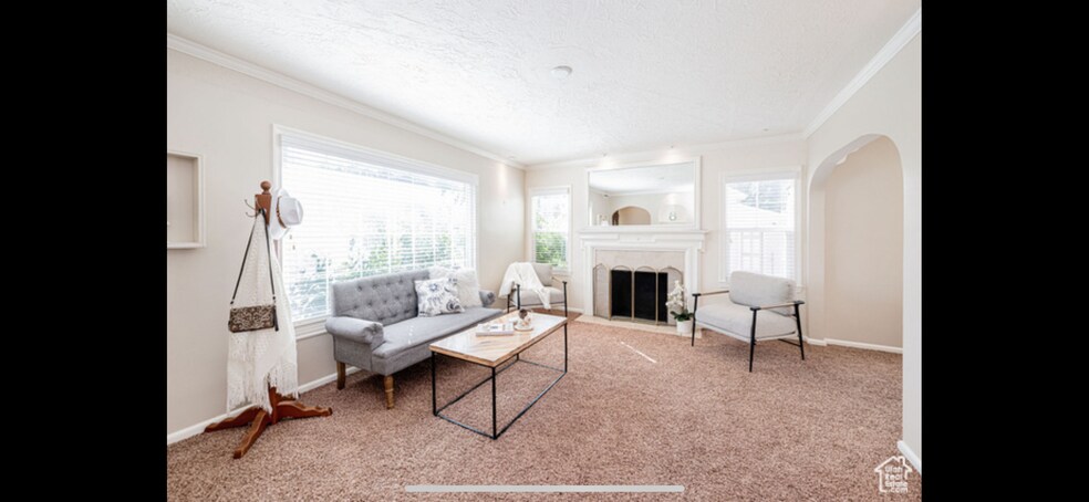 Building Photo - 355 N 400 E