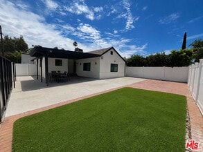 Building Photo - 4852 Topanga Canyon Blvd