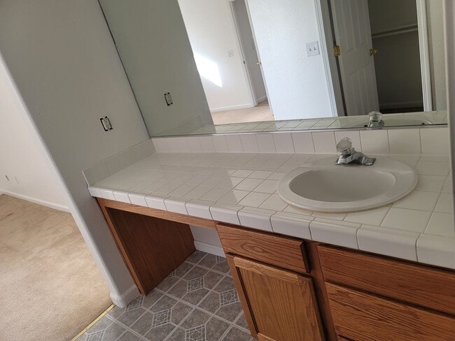 Building Photo - Cute 3 bedroom , 2 bath home on the Fernley Golf Course, $2000 a month, $2100 security deposit